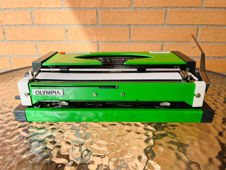 💚 Custom Lime Green Olympia Traveller de Luxe Typewriter – A One-of-a-Kind Collector's Piece