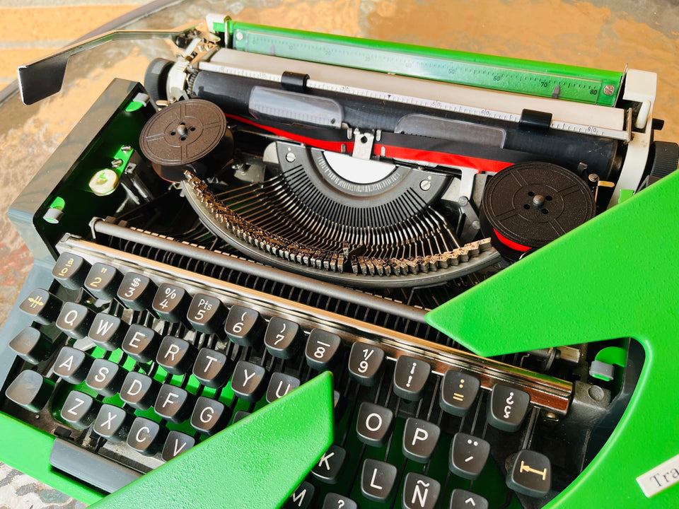 💚 Custom Lime Green Olympia Traveller de Luxe Typewriter – A One-of-a-Kind Collector's Piece