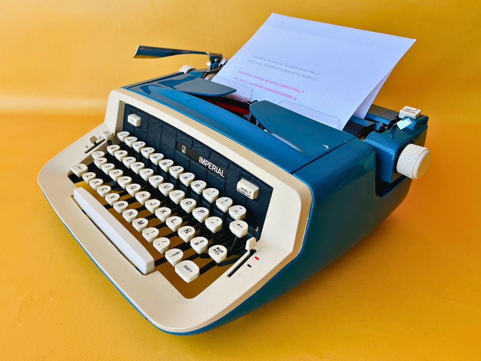 Imperial Safari Typewriter | Blue & White Portable Manual Typewriter | Spanish QWERTY | Serial S49 056912