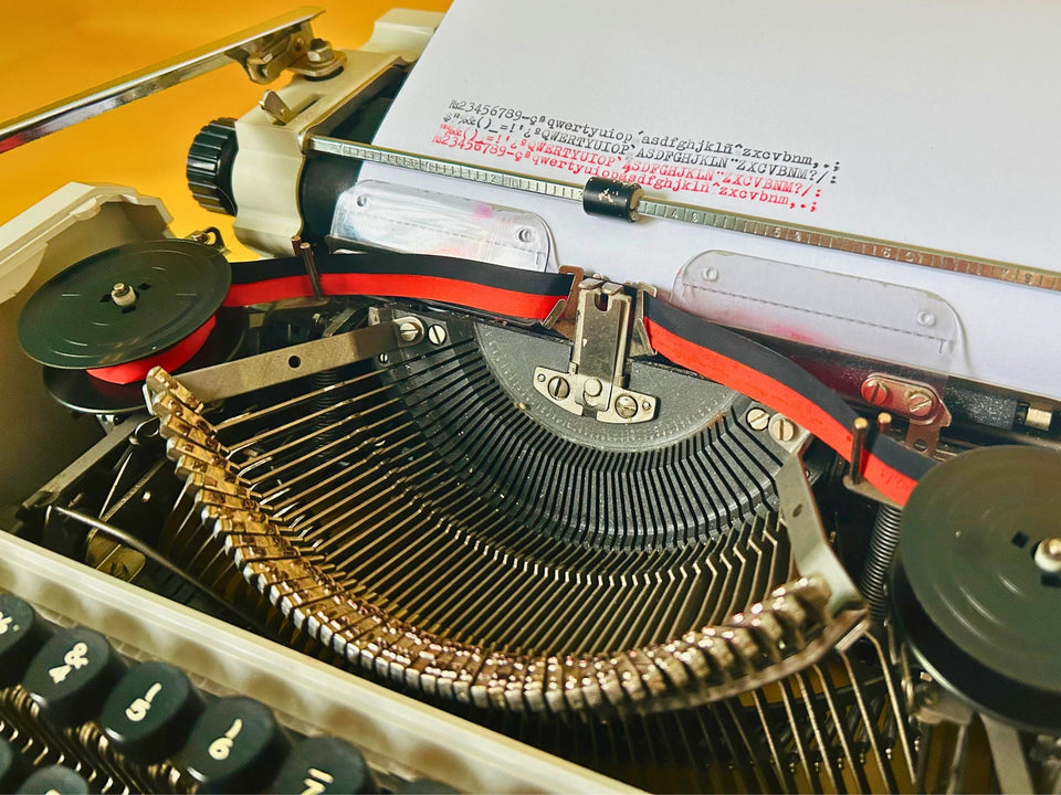Working Erika Mod 100 German typewriter from the 1970s with Spanish keyboard layout