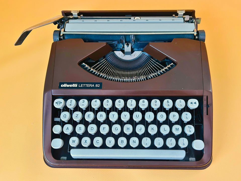 Original carrying case for Olivetti Lettera 82 portable typewriter in brown finish