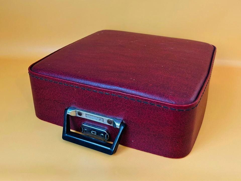 Working Maritsa 22 Typewriter | Burgundy Red Portable Manual Typewriter with Original Red Case | Spanish QWERTY