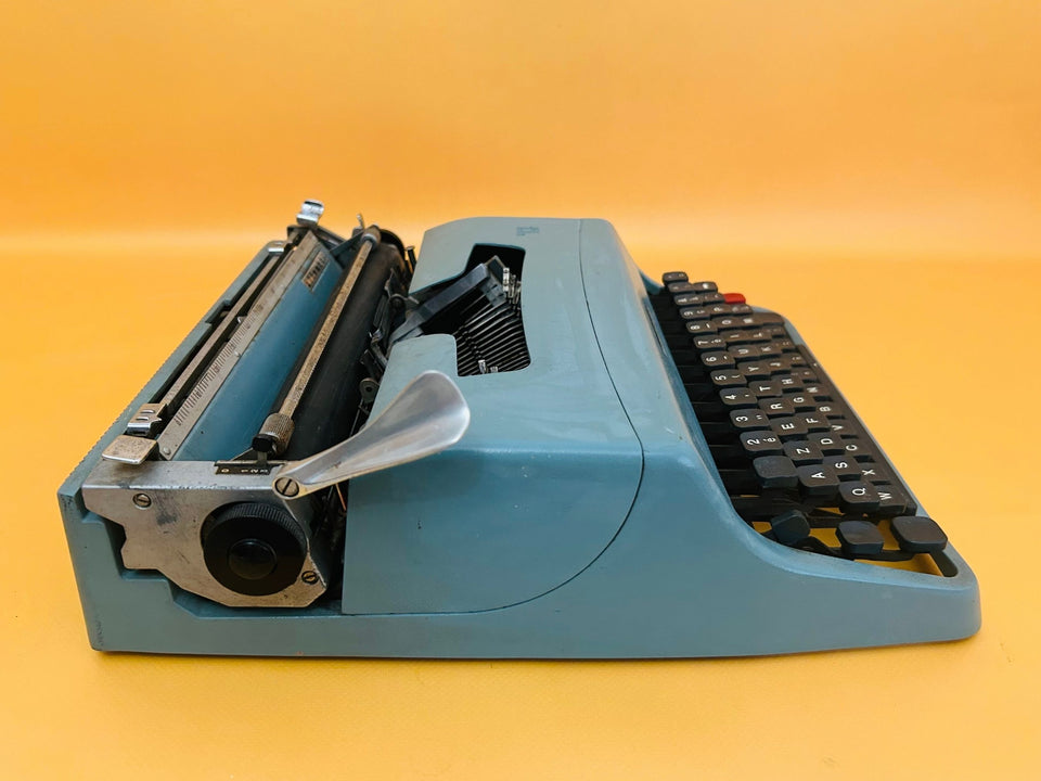 Working Olivetti Lettera 32 Typewriter | Blue Portable Manual Typewriter | AZERTY