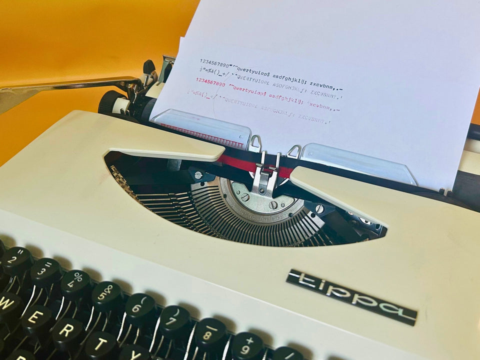 Adler Tippa Portable Typewriter – White | English QWERTY | With Case | Professionally Serviced