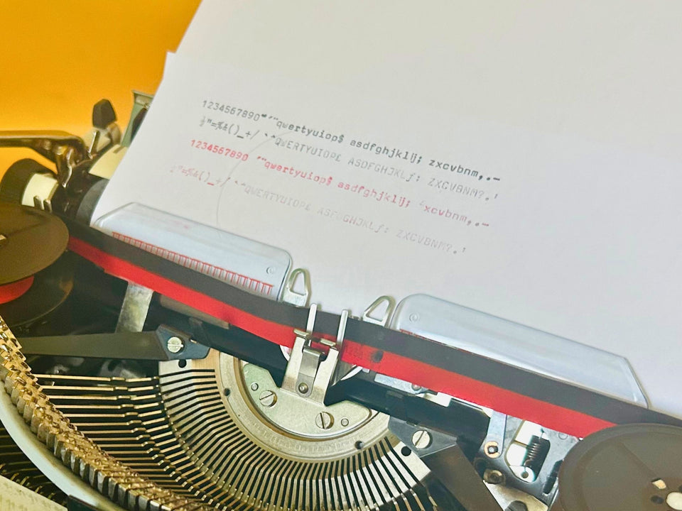 Adler Tippa Portable Typewriter – White | English QWERTY | With Case | Professionally Serviced