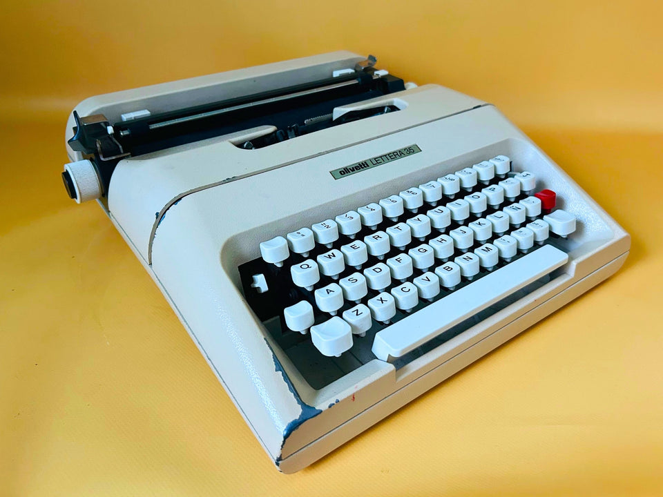 Olivetti Lettera 35 | Industrial Cream-Grey | Rare Spanish-Built Mechanical Gem