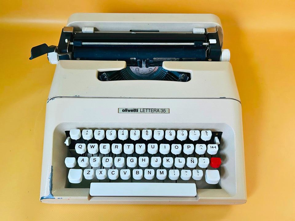Olivetti Lettera 35 | Industrial Cream-Grey | Rare Spanish-Built Mechanical Gem