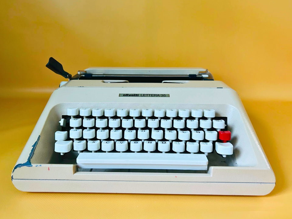 Olivetti Lettera 35 | Industrial Cream-Grey | Rare Spanish-Built Mechanical Gem