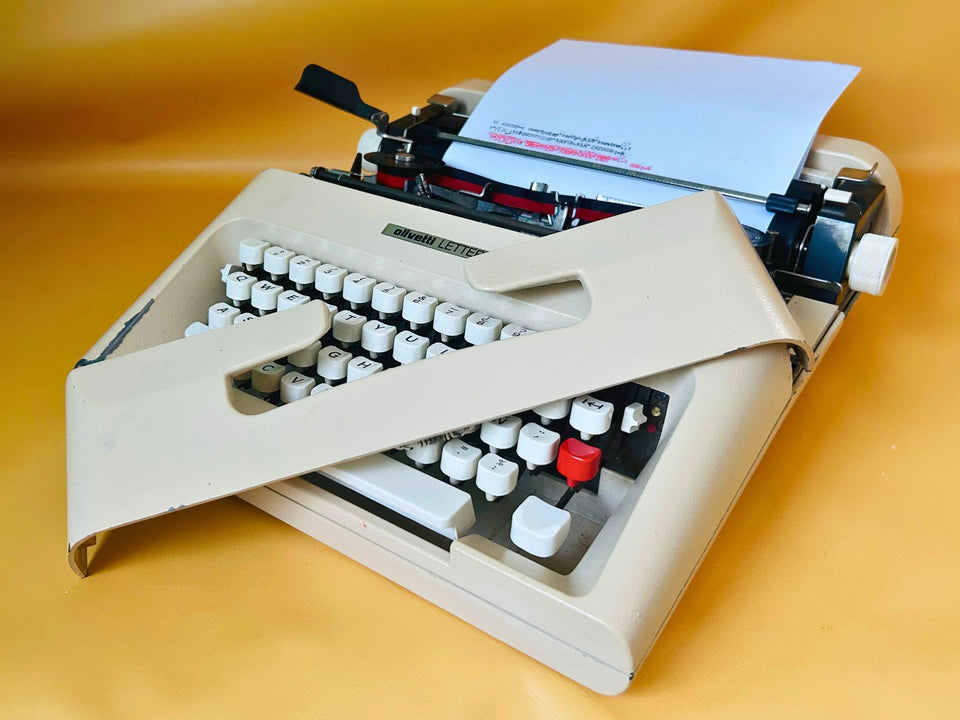 Olivetti Lettera 35 | Industrial Cream-Grey | Rare Spanish-Built Mechanical Gem