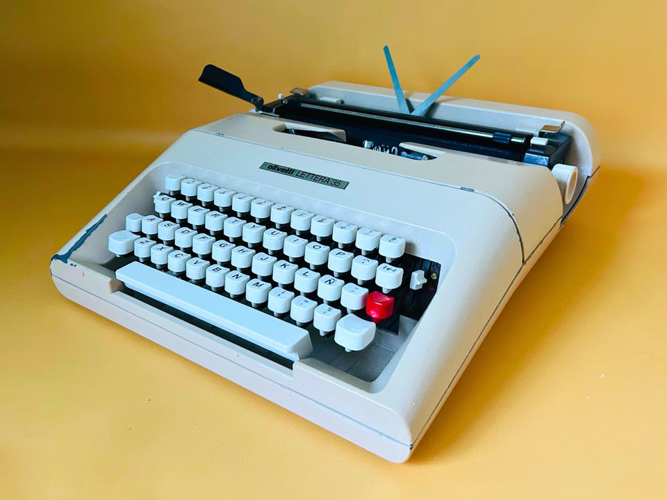 Olivetti Lettera 35 | Industrial Cream-Grey | Rare Spanish-Built Mechanical Gem