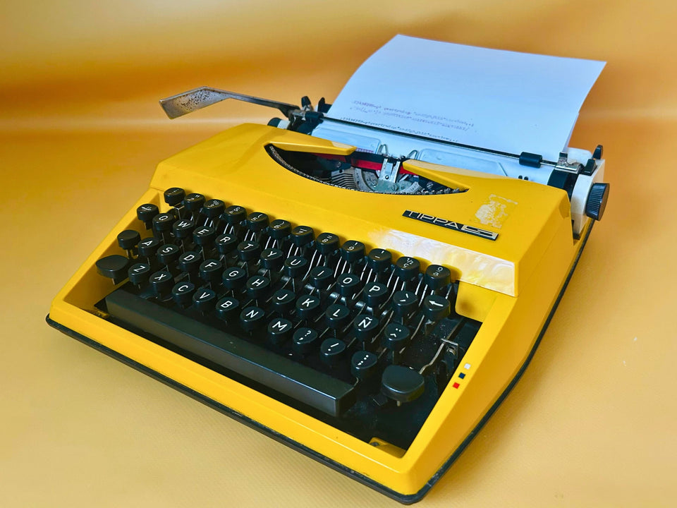 Adler Tippa Portable Typewriter – White | English QWERTY | With Case | Professionally Serviced (Copy)