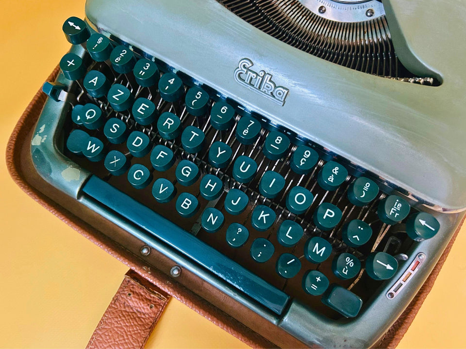 Vintage Erika 1930s Typewriter | Fully Working QWERTY Manual | German Engineering Black (Copy)