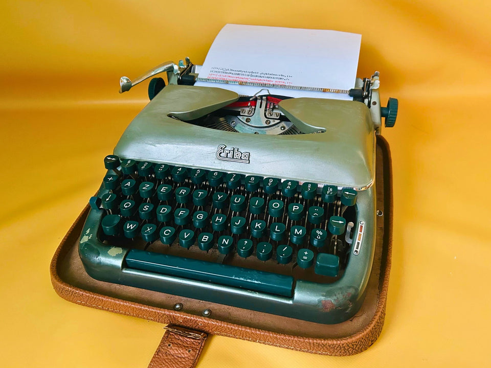 Vintage Erika 1930s Typewriter | Fully Working QWERTY Manual | German Engineering Black (Copy)