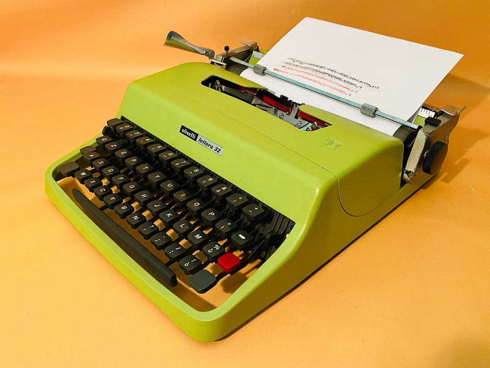 Olivetti Lettera 32 Special Edition – Salad Green | Italian QZERTY | Professionally Serviced