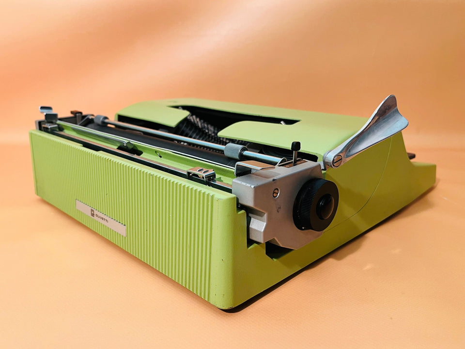 Olivetti Lettera 32 Special Edition – Salad Green | Italian QZERTY | Professionally Serviced