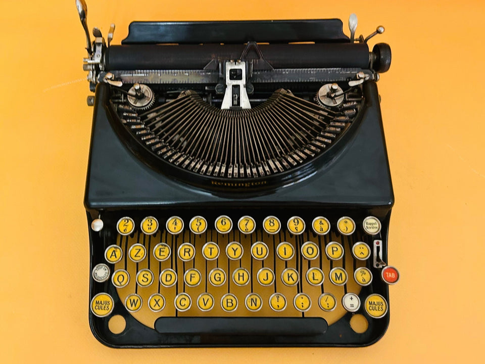 Remington Portable Vintage Typewriter - Glass Keys AZERTY French Keyboard With Case