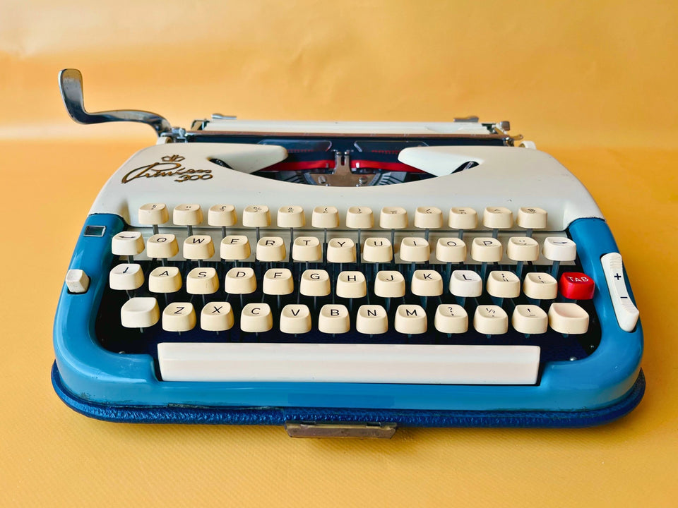 Working Typewriter Princess 300 Blue With Leather Case QWERTY