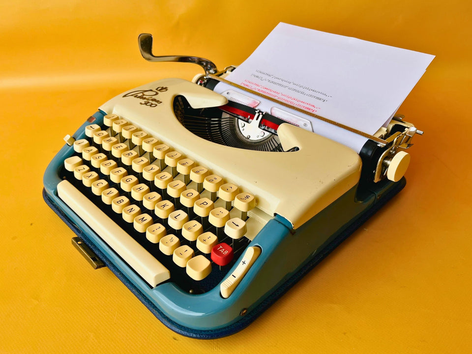 Working Typewriter Princess 300 Blue With Leather Case QWERTY