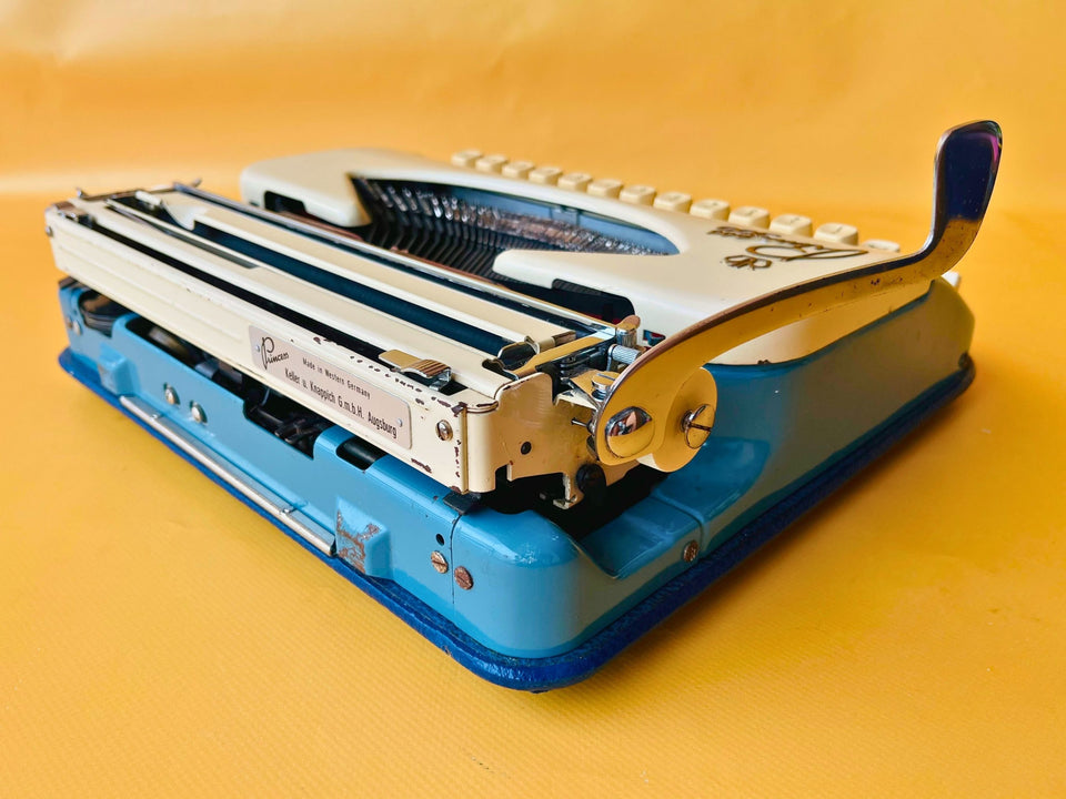 Working Typewriter Princess 300 Blue With Leather Case QWERTY