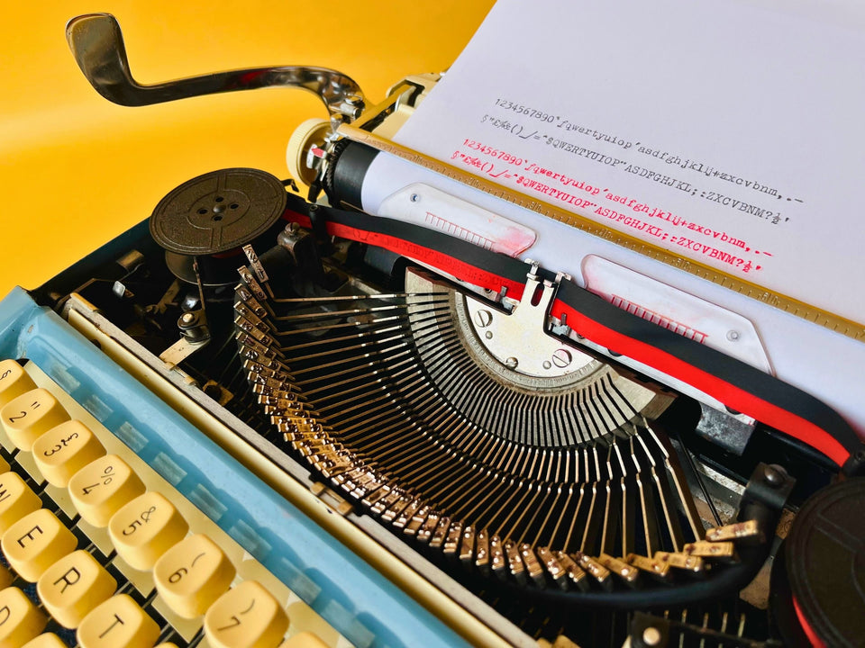 Working Typewriter Princess 300 Blue With Leather Case QWERTY