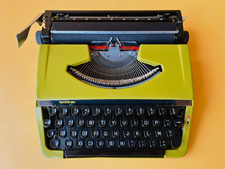 Working typewriter Brother Deluxe 220 green top-down keyboard view