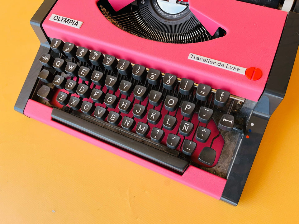 Vintage Olympia Traveller De Luxe Typewriter - Custom Pink Working Typewriter with Case QWERTY