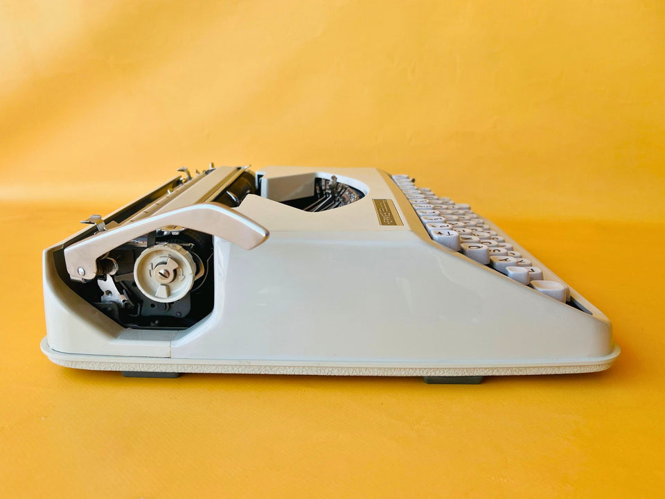 Hermes Baby | Arctic White | Swiss-Made Ultra-Portable Icon (1970s)