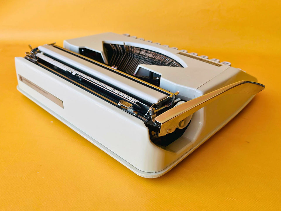 Hermes Baby | Arctic White | Swiss-Made Ultra-Portable Icon (1970s)