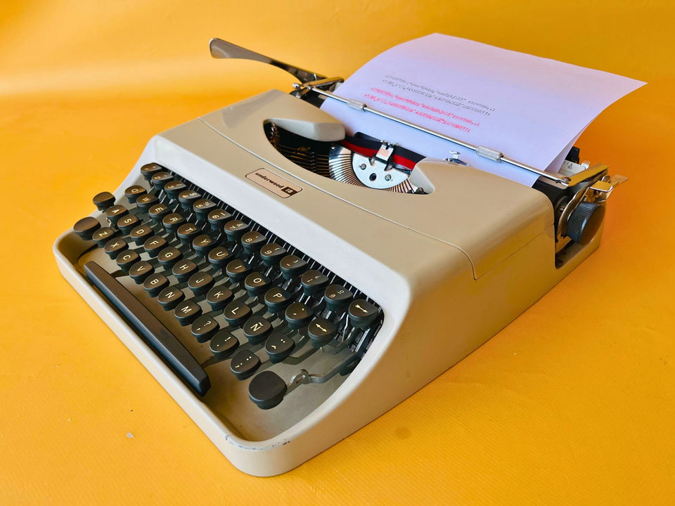 Working Typewriter Underwood 18 Gray Portable Spanish Qwerty