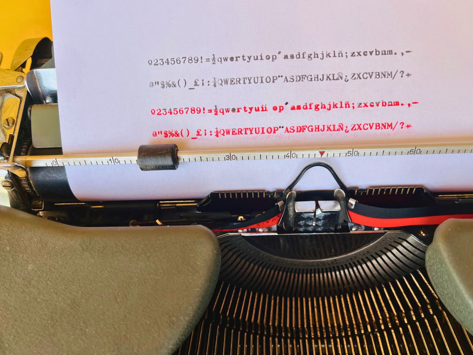 Olympia SM3 Teal Spanish Qwerty Type Sample