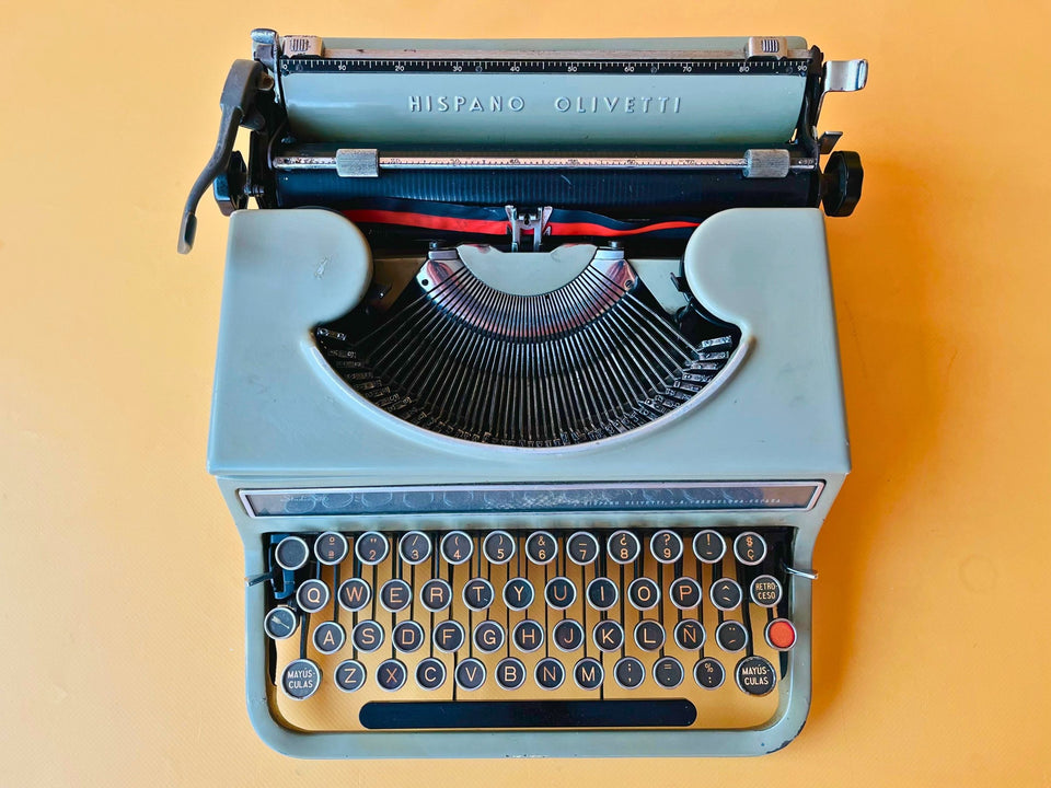 Working typewriter Hispano Olivetti Studio 46 Spanish Qwerty keyboard close-up