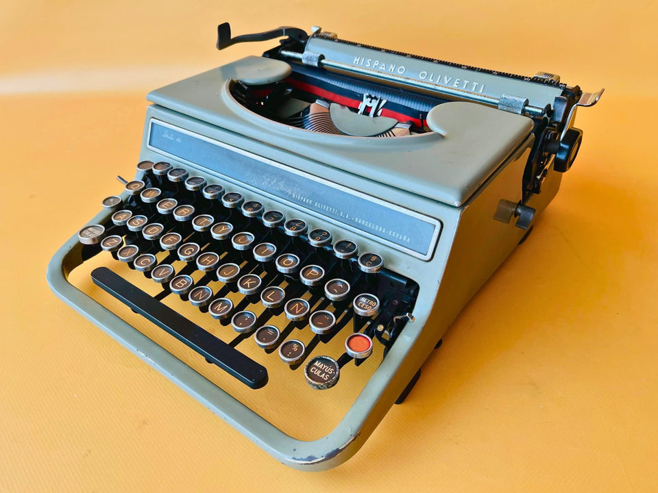 Working typewriter Hispano Olivetti Studio 46 mint green front view