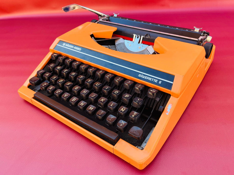 Working typewriter Silver Reed Silverette II orange main view