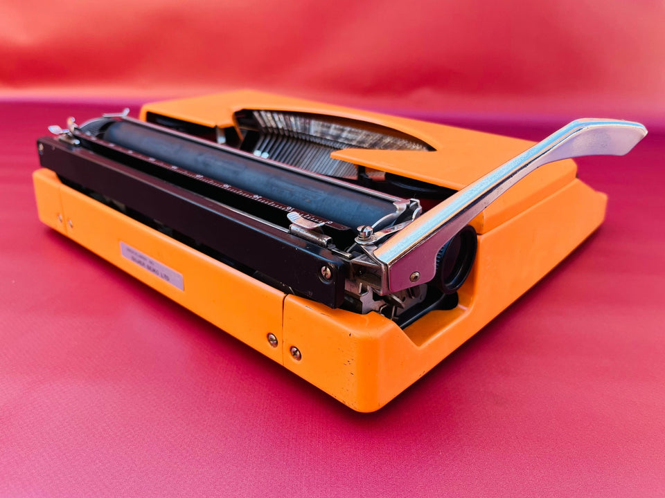 Working Typewriter Silver Reed Silverette II Orange Spanish Qwerty