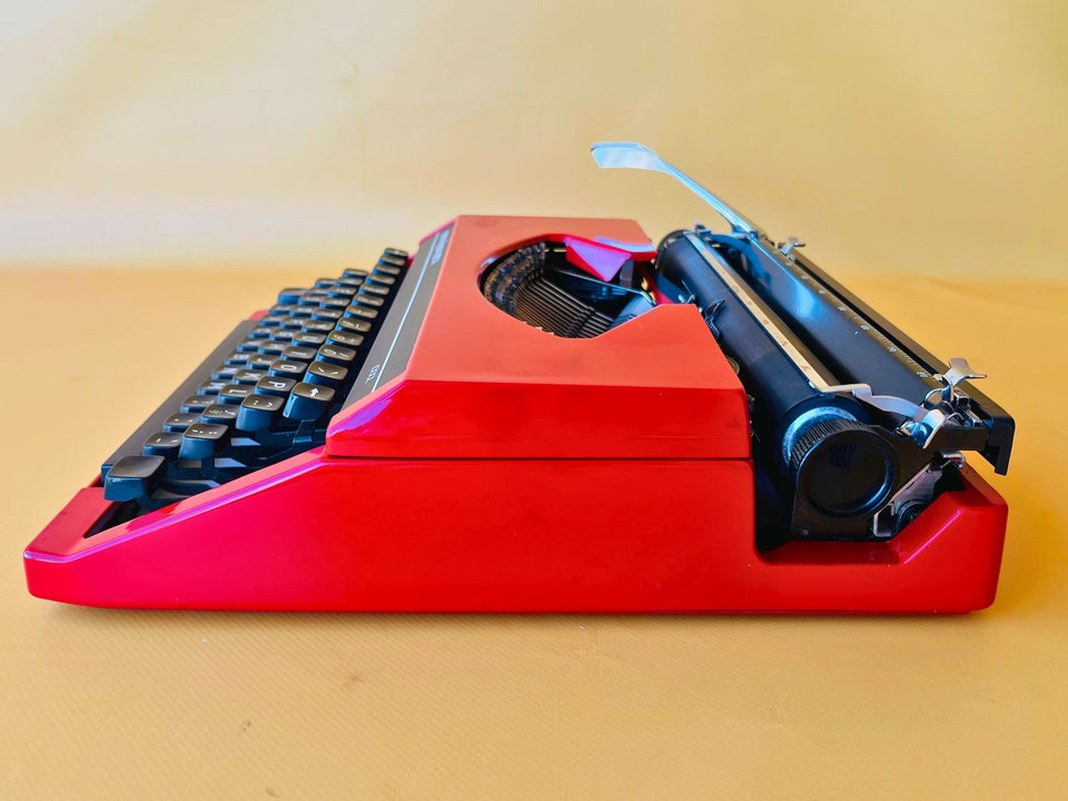 Working Typewriter Sperry Remington Idool Red Dutch Qwerty With Case