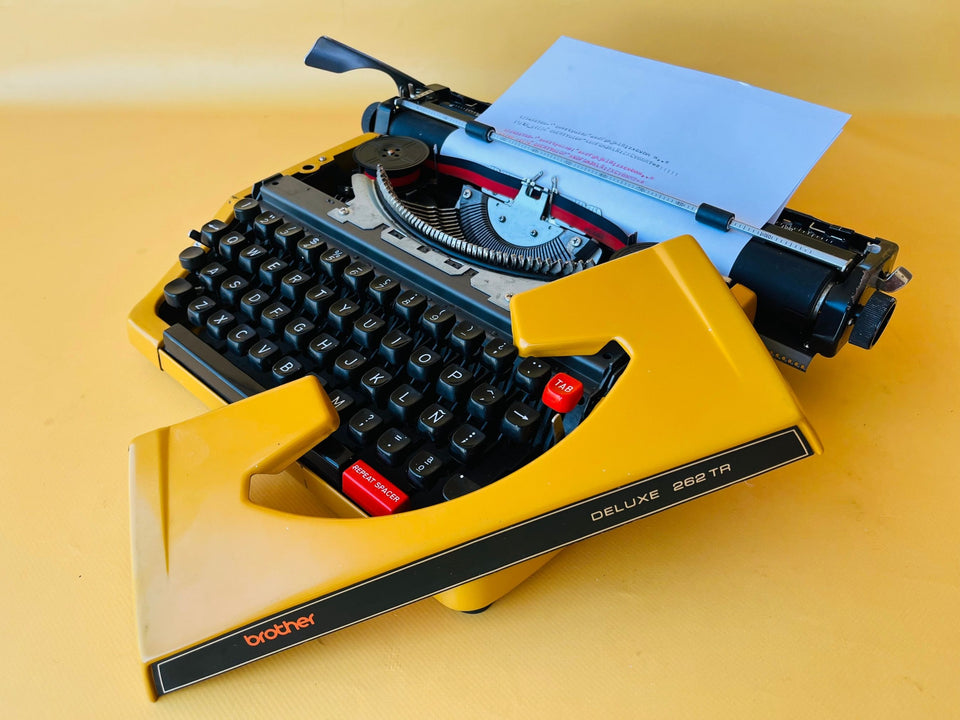 Working Typewriter Brother Deluxe 262TR Orange Spanish Qwerty
