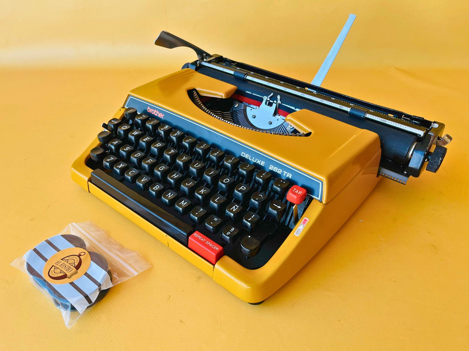 Working Typewriter Brother Deluxe 262TR Orange Spanish Qwerty