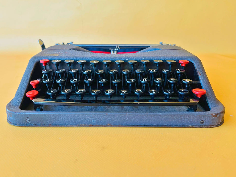 Working Typewriter Hermes Baby Metal German Qwertz With Case