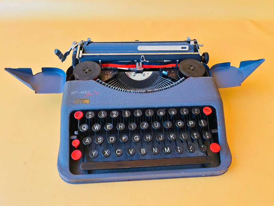 Working Typewriter Hermes Baby Metal German Qwertz With Case
