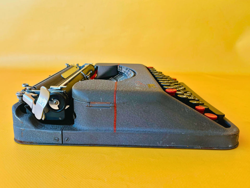 Working Typewriter Hermes Baby Metal German Qwertz With Case