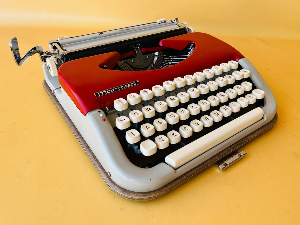 Working Typewriter Maritsa 11 Red Custom Painted Spanish Qwerty