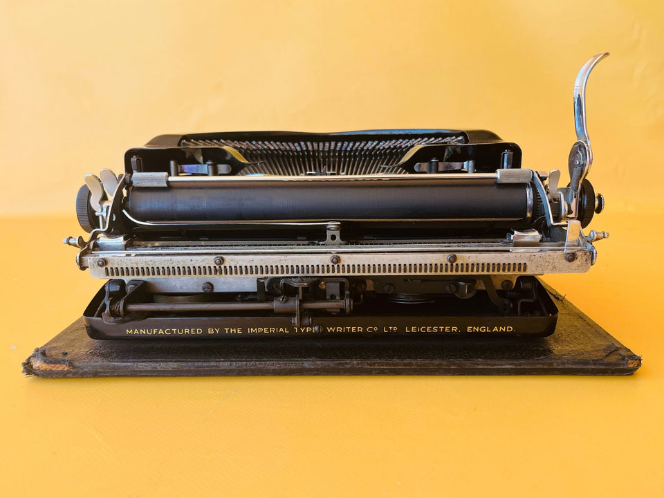 Working Typewriter Imperial Good Companion Model T With Case