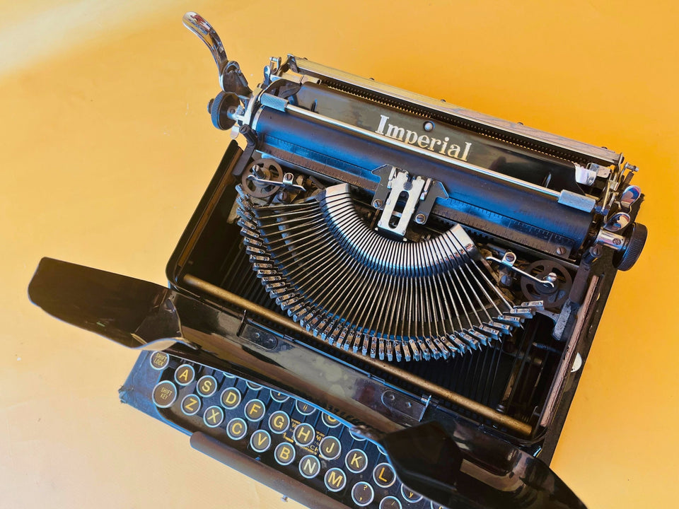 Working Typewriter Imperial Good Companion Model T With Case