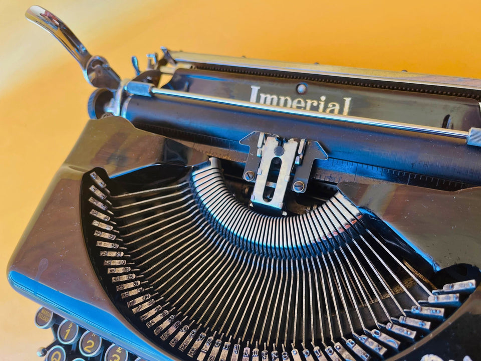 Working Typewriter Imperial Good Companion Model T With Case