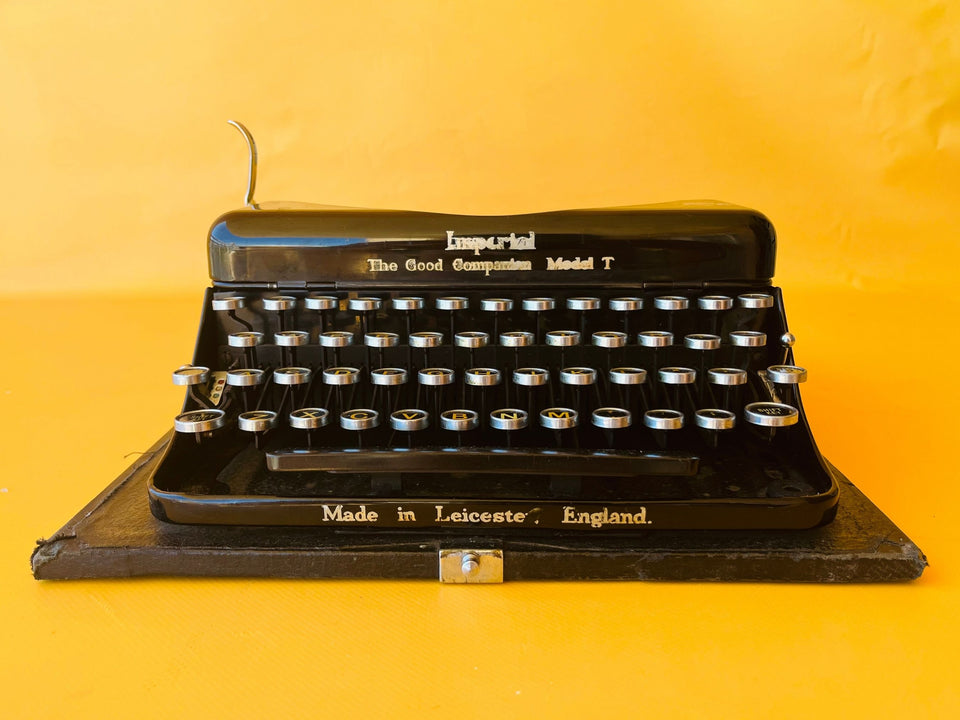 Working Typewriter Imperial Good Companion Model T With Case
