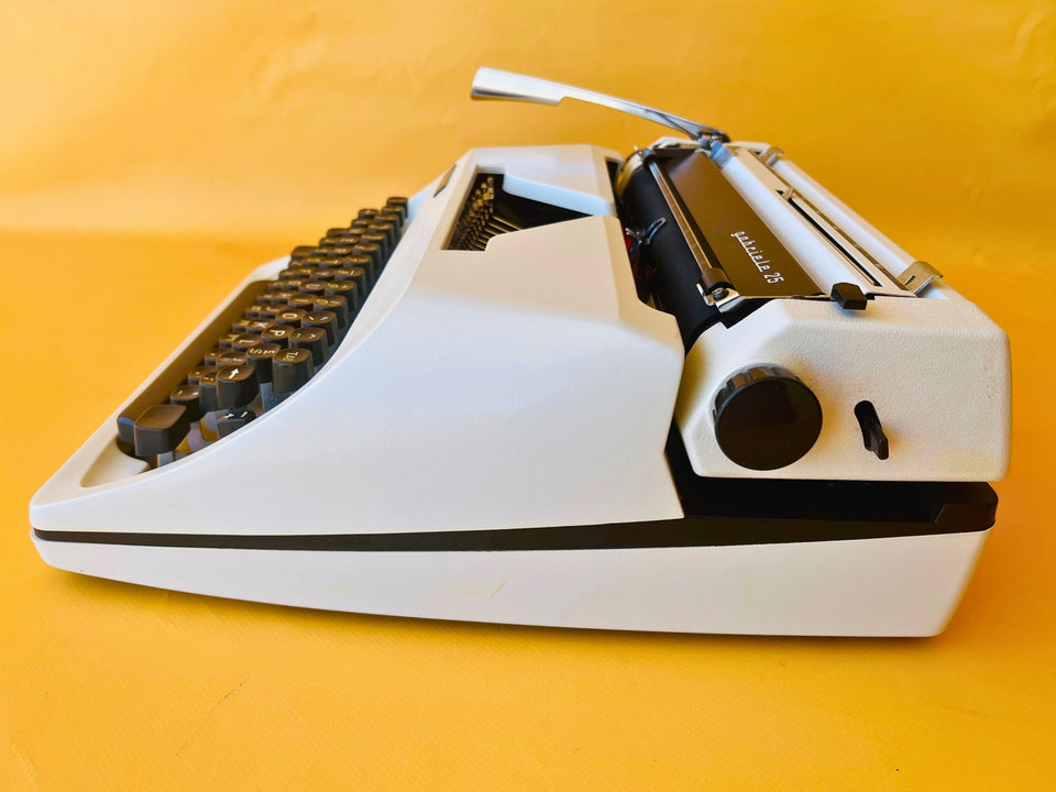 Working Typewriter Adler Gabriele 25 With Case Dutch Qwerty