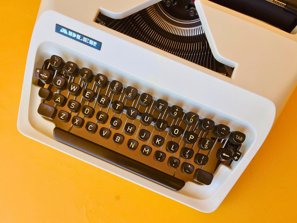 Working Typewriter Adler Gabriele 25 With Case Dutch Qwerty