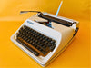 Working typewriter Adler Gabriele 25 main view with case