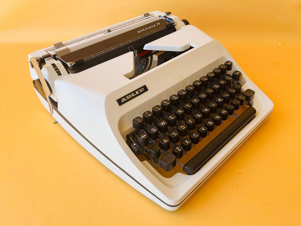 Working Typewriter Adler Gabriele 25 With Case Dutch Qwerty