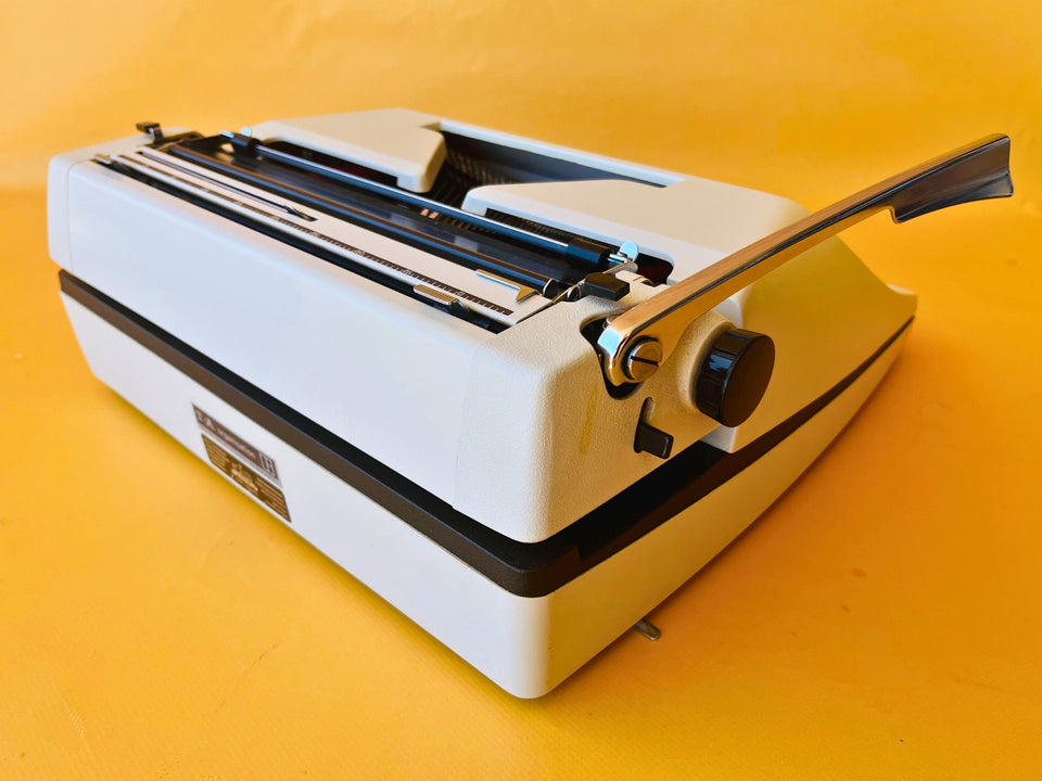 Working Typewriter Adler Gabriele 25 With Case Dutch Qwerty